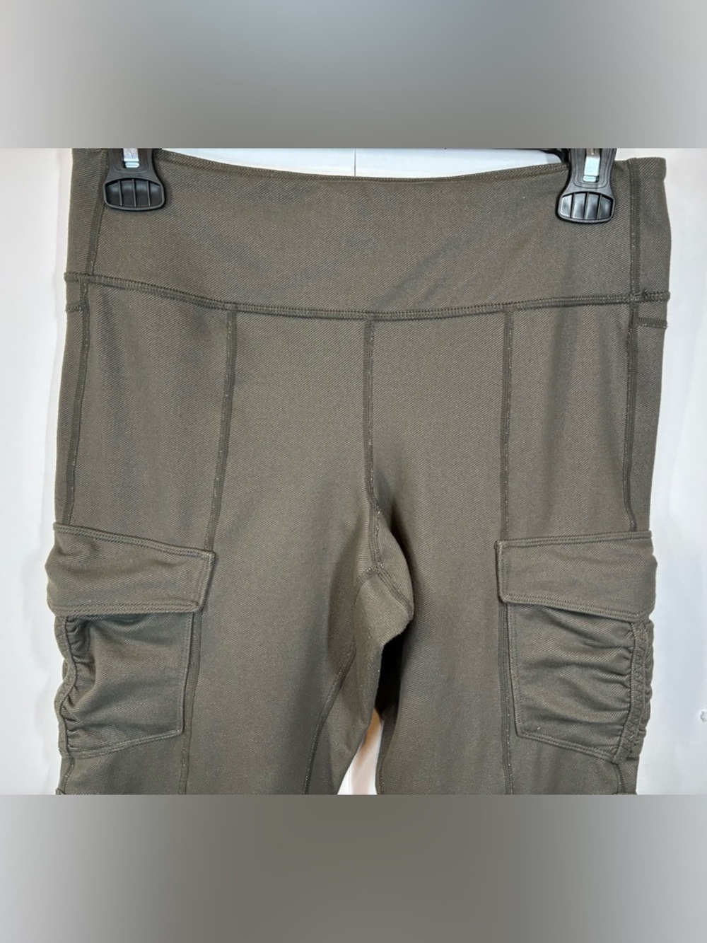 Lululemon Cargo Utility Leggings Olive Green Size 8 High Rise Ankle Zip Pocket - Picture 2 of 13